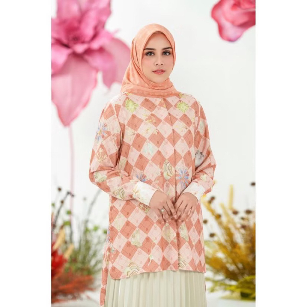 New As Is Warehouse Sale Buttonscarves DariaTop by Buttonscarves x RM Top Xanadu Daria