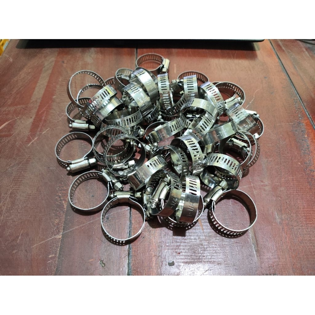 KLEMAN SELANG 1¼ INCH