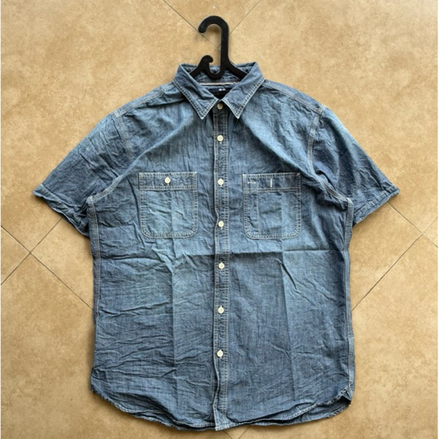 KEMEJA DENIM UNIQLO SECOND