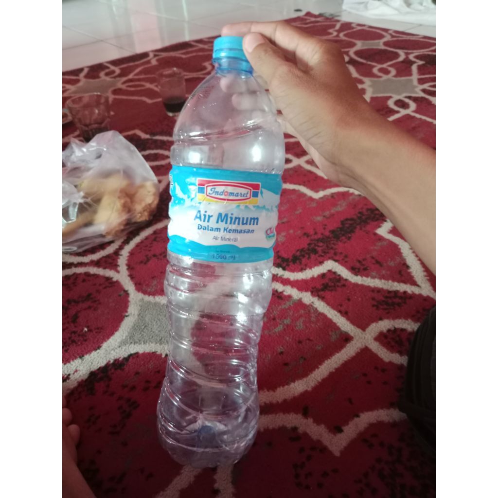 

Botol Indomaret Isi Angin Gunung Rinjani Original