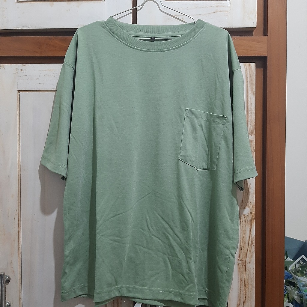 kaos oversize sage green