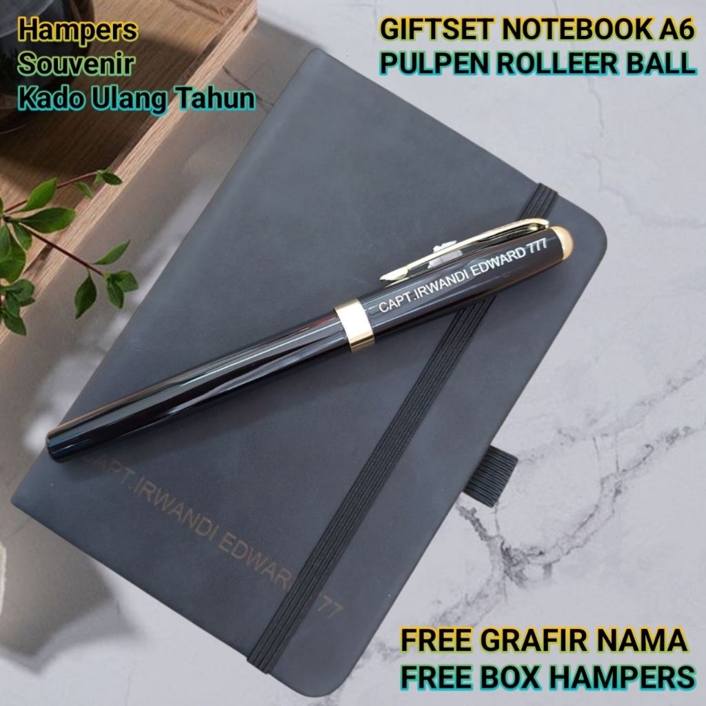 

Giftset 2In 1 Exlusive Kado Ulang Tahun Hampers Notebook A6 + Pulpen Roller Ball Gratis Grafir Nama/Logo Dan Gratis Box Hampers