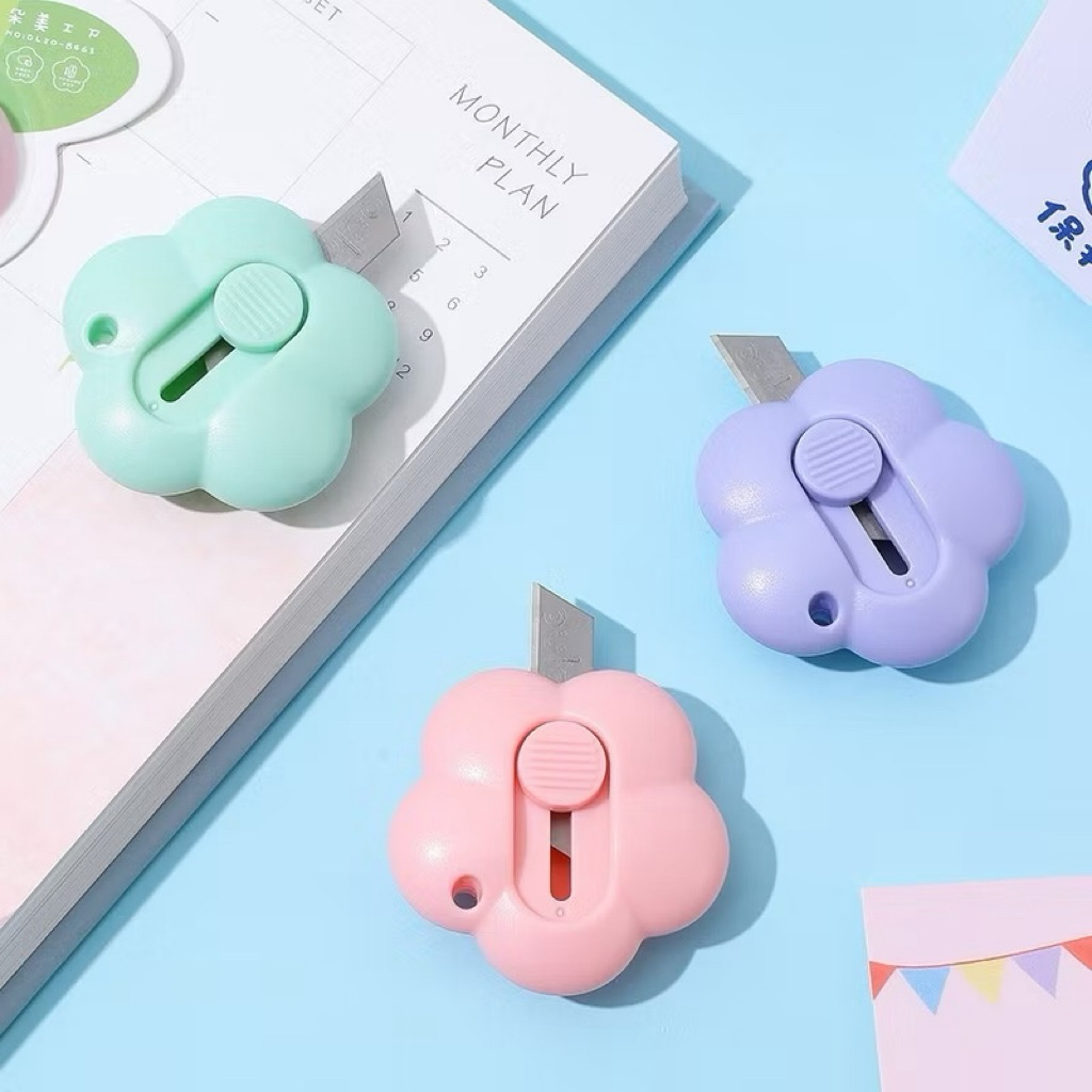 

Cutter Mini Portable Bentuk Oval Mini Cutter Polos Travel Kit Pemotong Kertas Paper Cutter Lucu Bentuk Awan Warna Pastel Untuk Unboxing Paket
