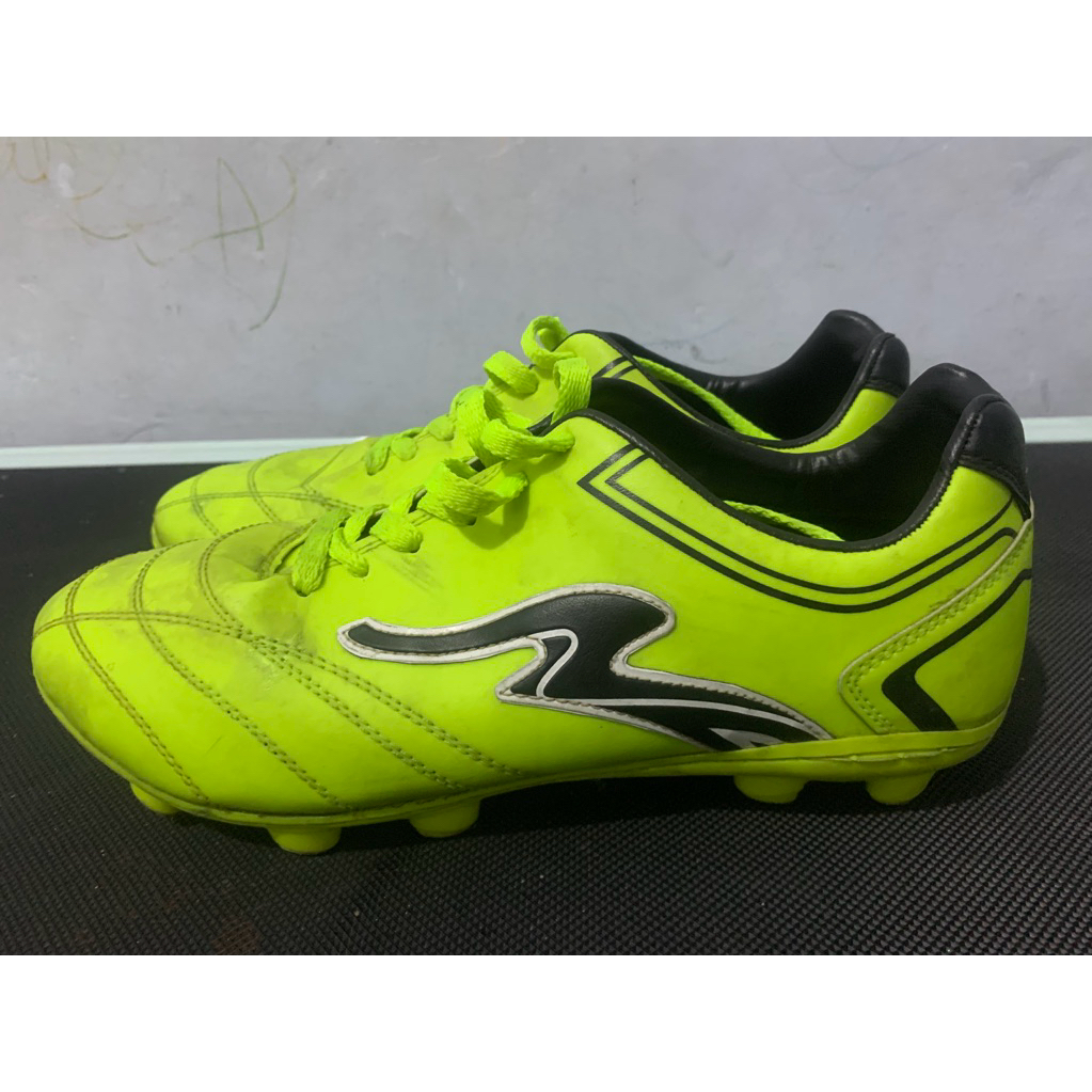 Sepatu Bola (SPEED)