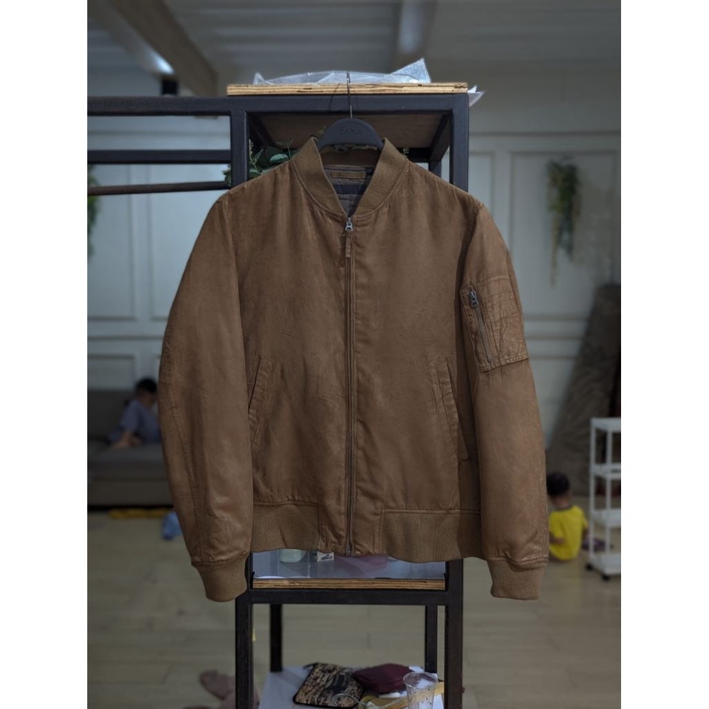 jaket Uniqlo suede