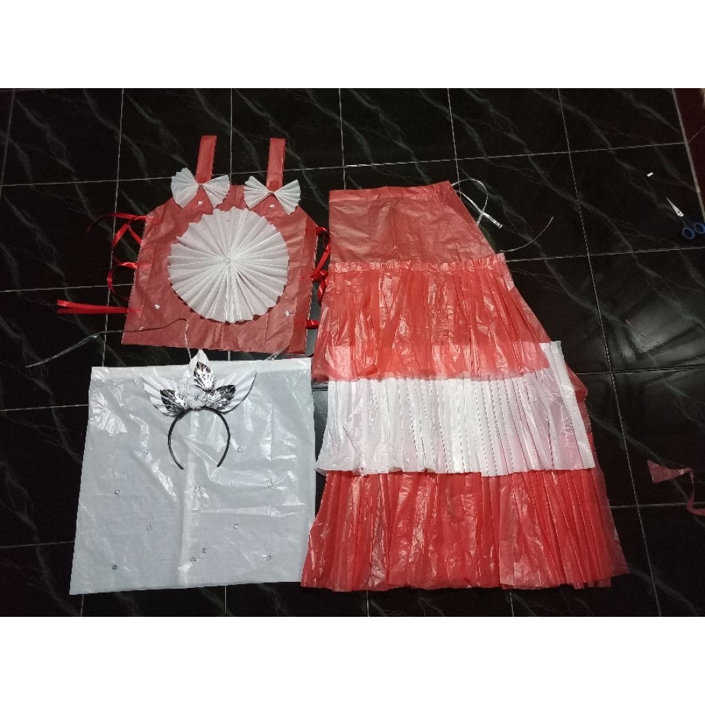 kostum dress karnaval plastik kresek merah putih