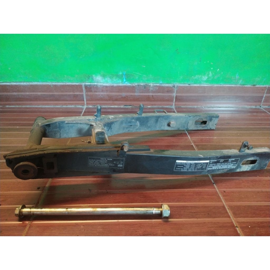 arm honda cb150r old