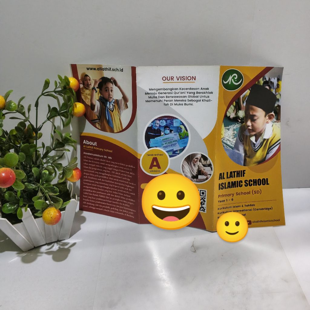 Cetak Brosur/Leaflet A4 Sekolah