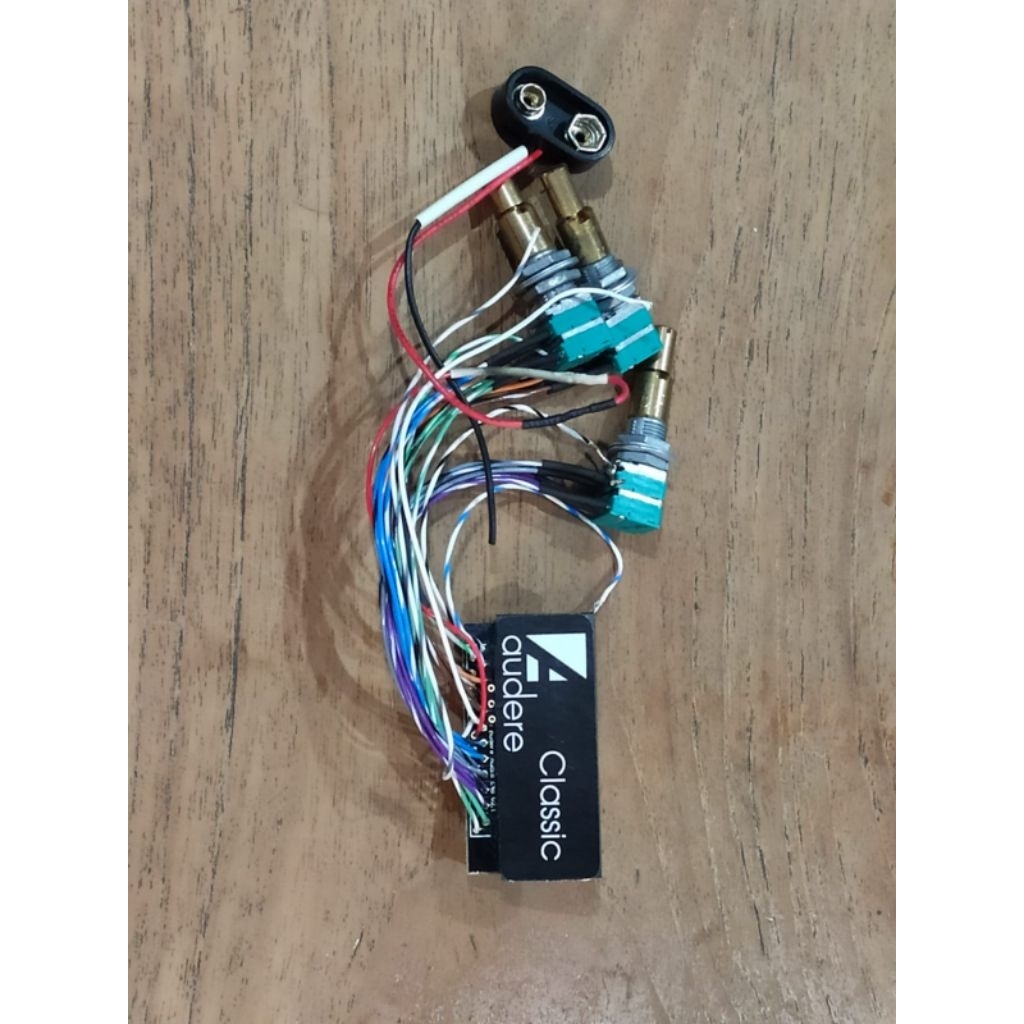 Bass onboard preamp Audere Classic