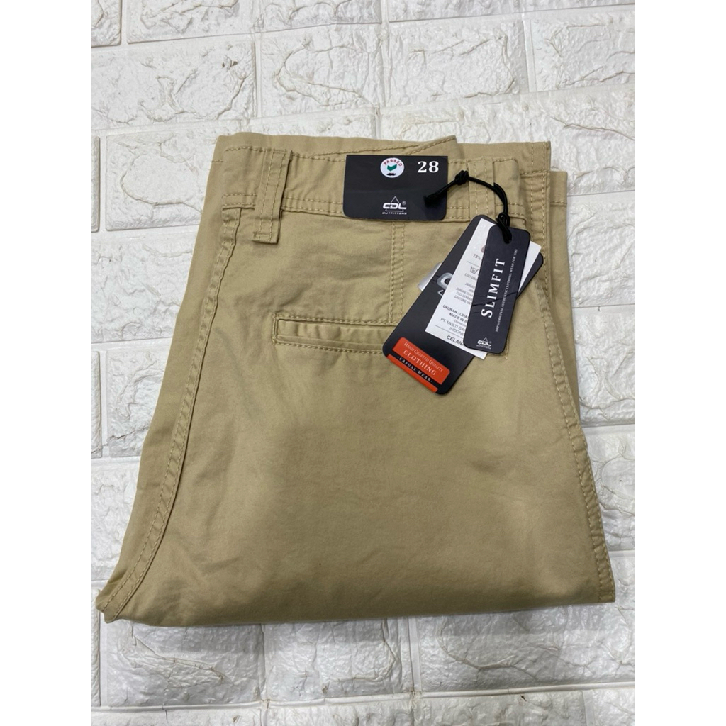 CDL Celana Pendek Bermuda Slim Fit Pria (CREAM)By Cardinal