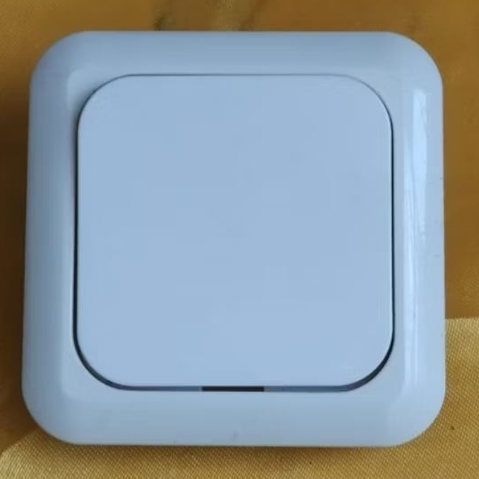 Saklar Engkel Tunggal Voltama 873 putih