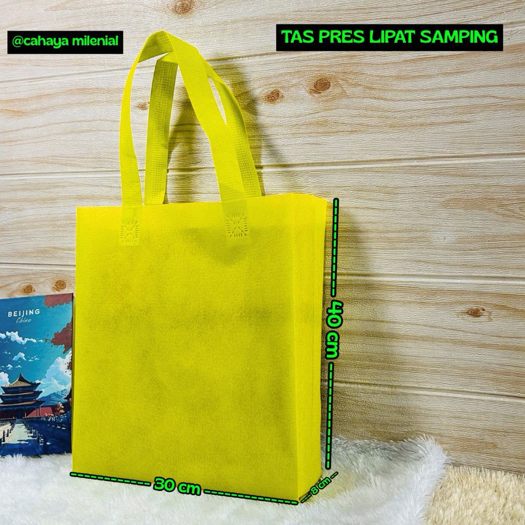 

tas oleh oleh haji dan umroh // 30cm x 8cm x 40cm // tas spunbond// tas lipat samping// 5 lusin isi 60 pcs
