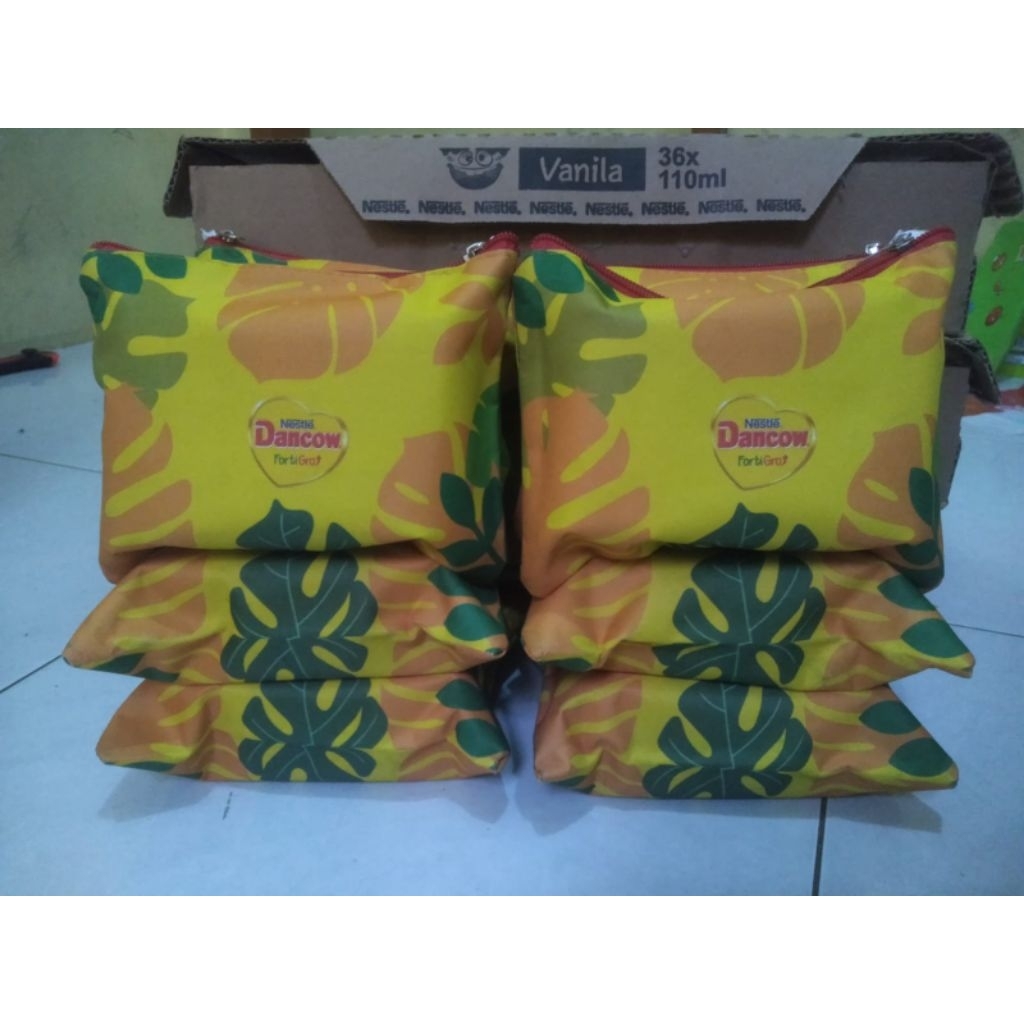 

paket susu uht dancow 110mlx3 plus dompet hp