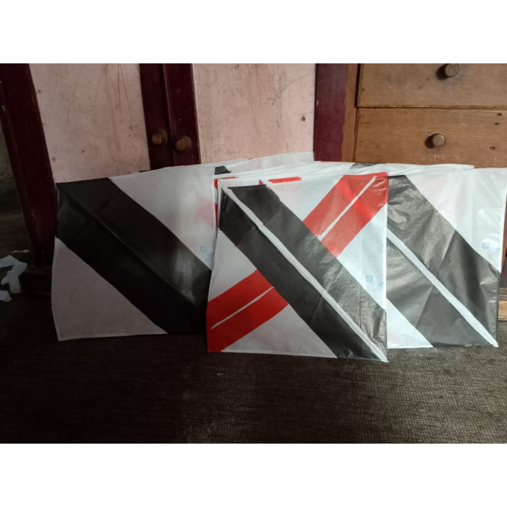 layang layang kecil aduan 48*58 per 10pcs