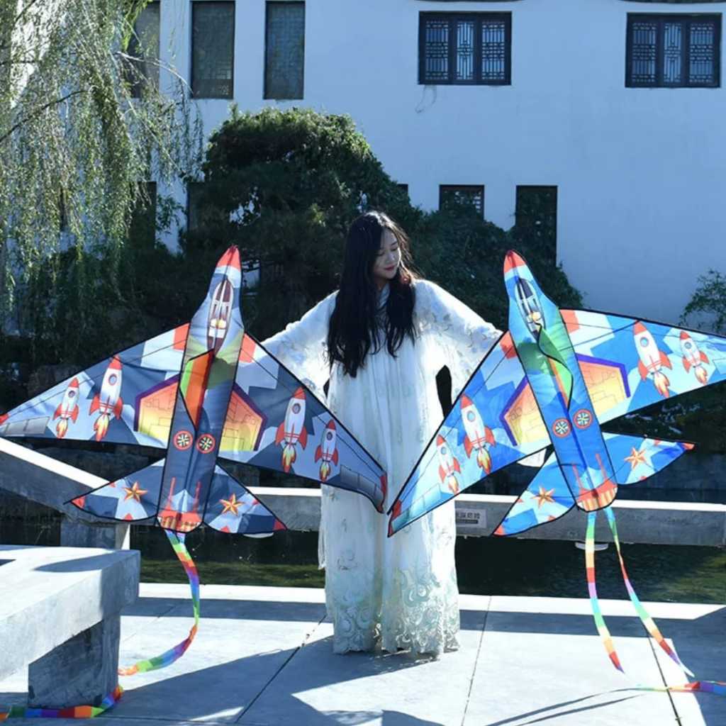 Cuci gudang Layangan , Layang-layang motif kapal jumbo bahan fiber