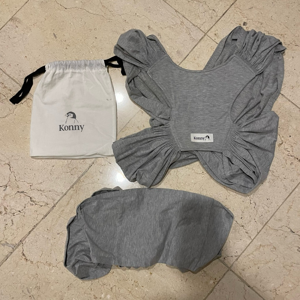 Konny dan Baby K’tan Garage Sale Rakki Shopu