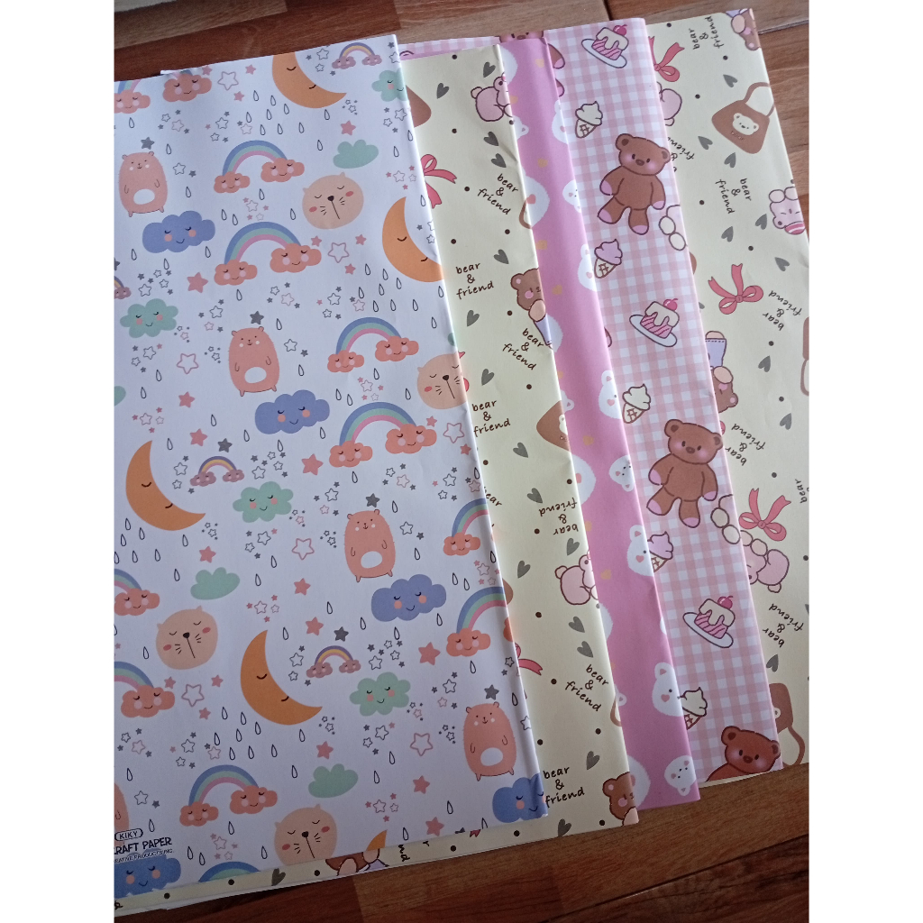 

Kiki Kertas Kado Motif Campur 50 Lembar - Ideal untuk Ulang Tahun & Hadiah Buku Sampul - Desain Menarik & Cocok untuk Berbagai Acara