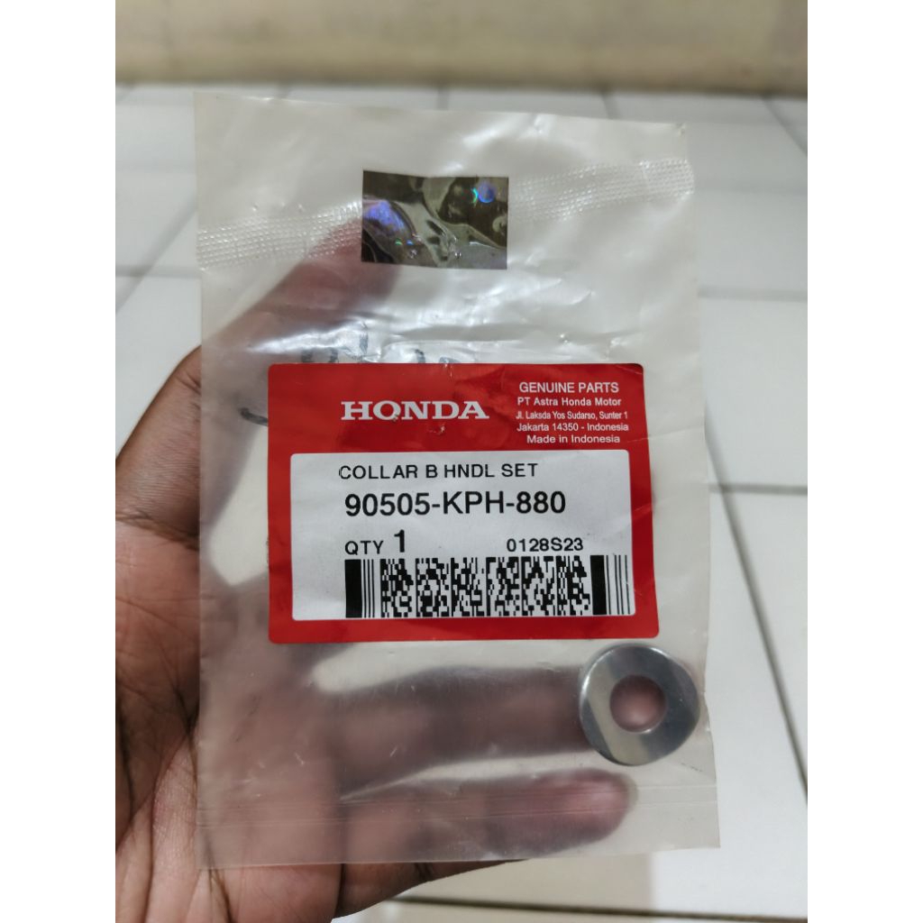 90505-KPH-880 90505KPH880Collar B Handle Setting Honda PCX 125 CBU, PCX 150 (K36J), New PCX 150 (K97