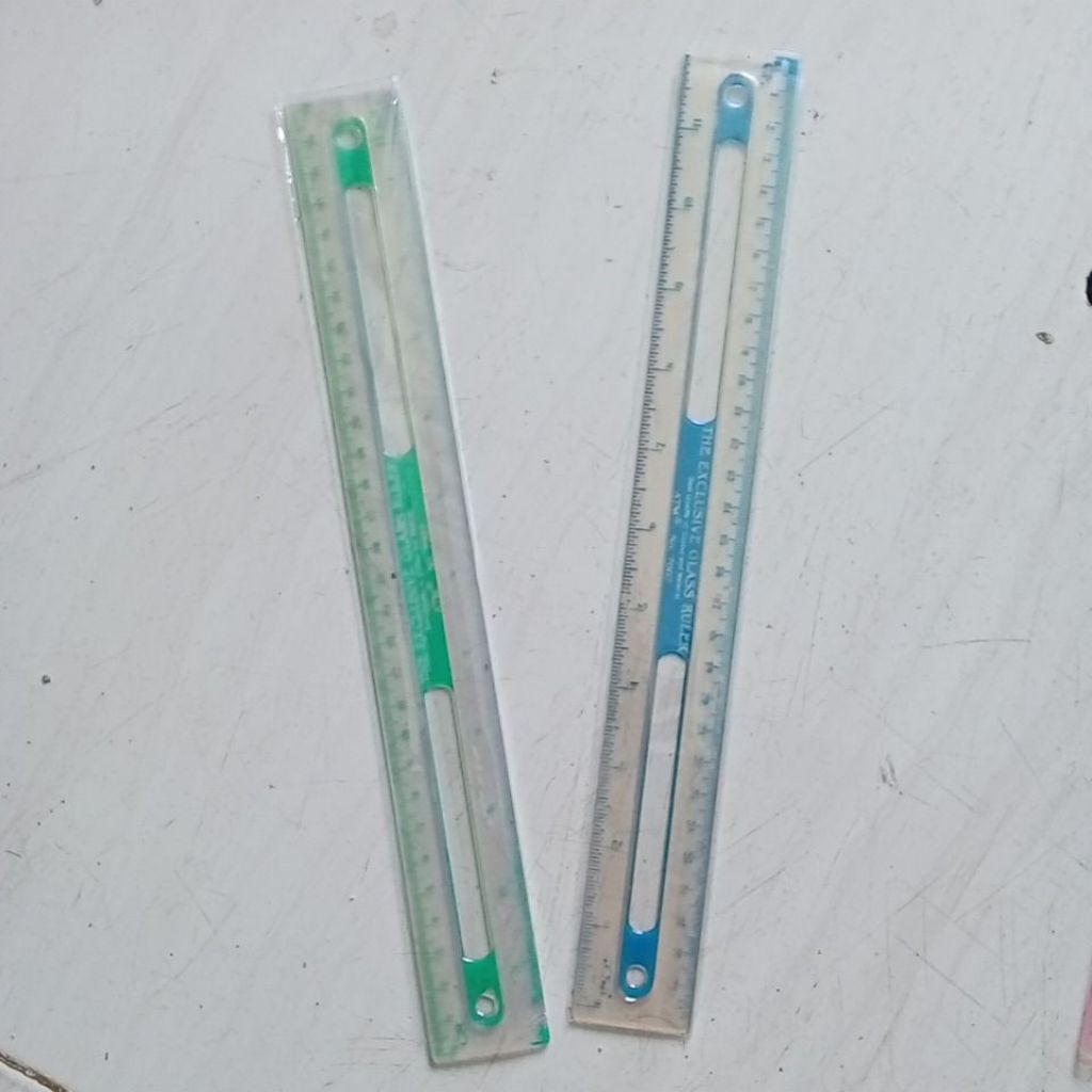 

Penggaris plastik 30cm penggaris sekolah jadul penggaris siswa-siswi