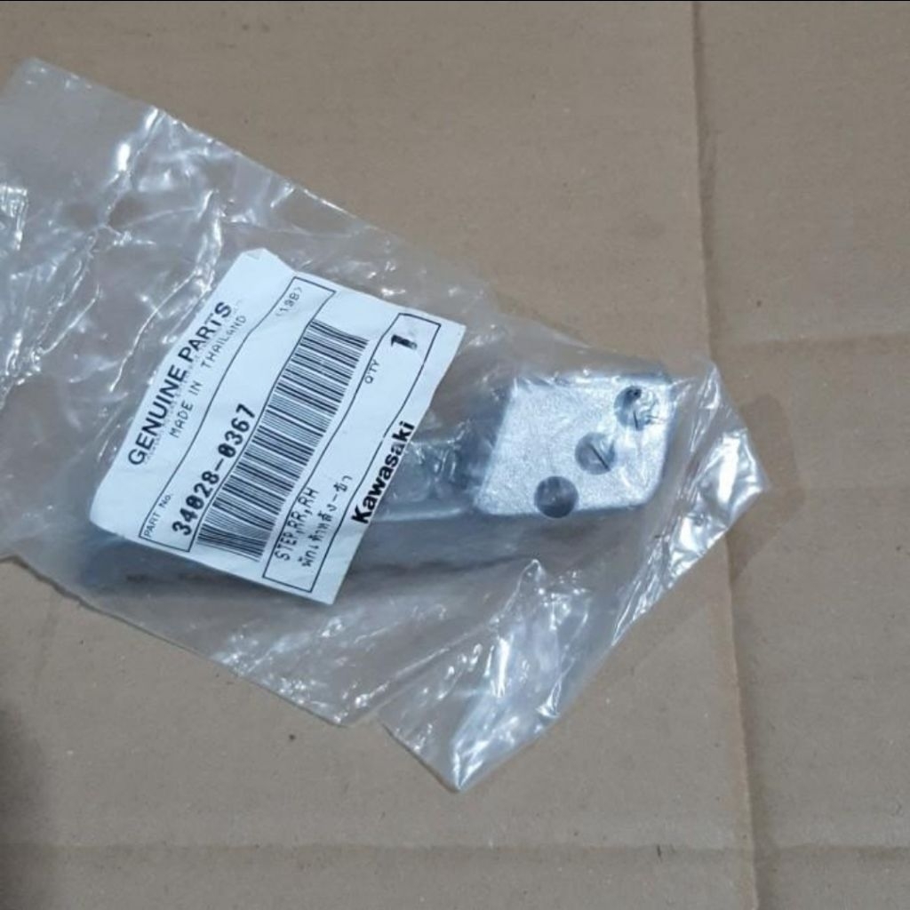 footstep step injekan kaki belakang kanan kawasaki ninja 250fi 250 fi new original
