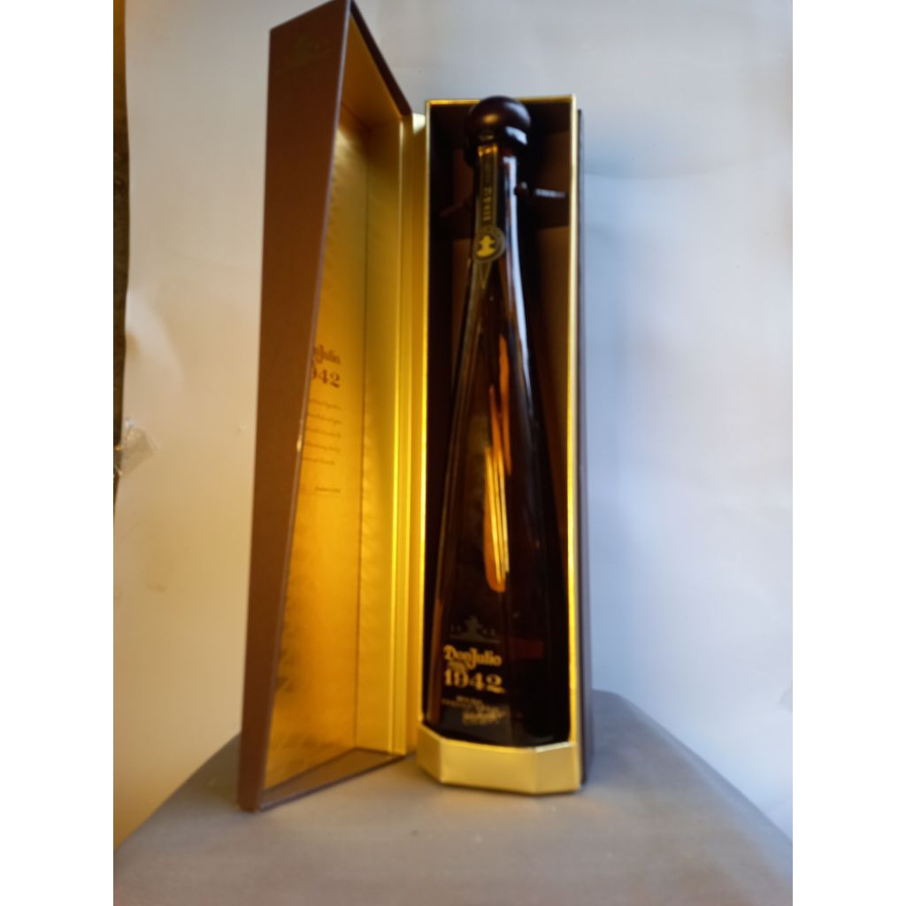 DONN JULIOO 1942 ANTIK / BOTOL ANTIK /BOTOL UNIK /BOTOL DEKORASI