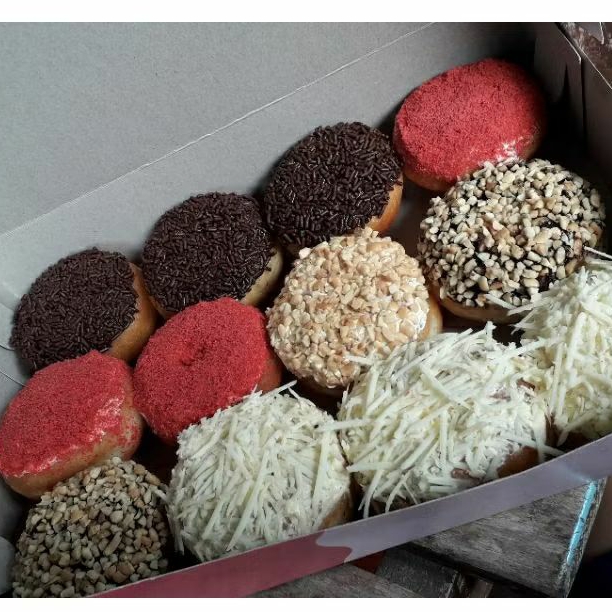 

DONAT PREMIUM 1 LUSIN