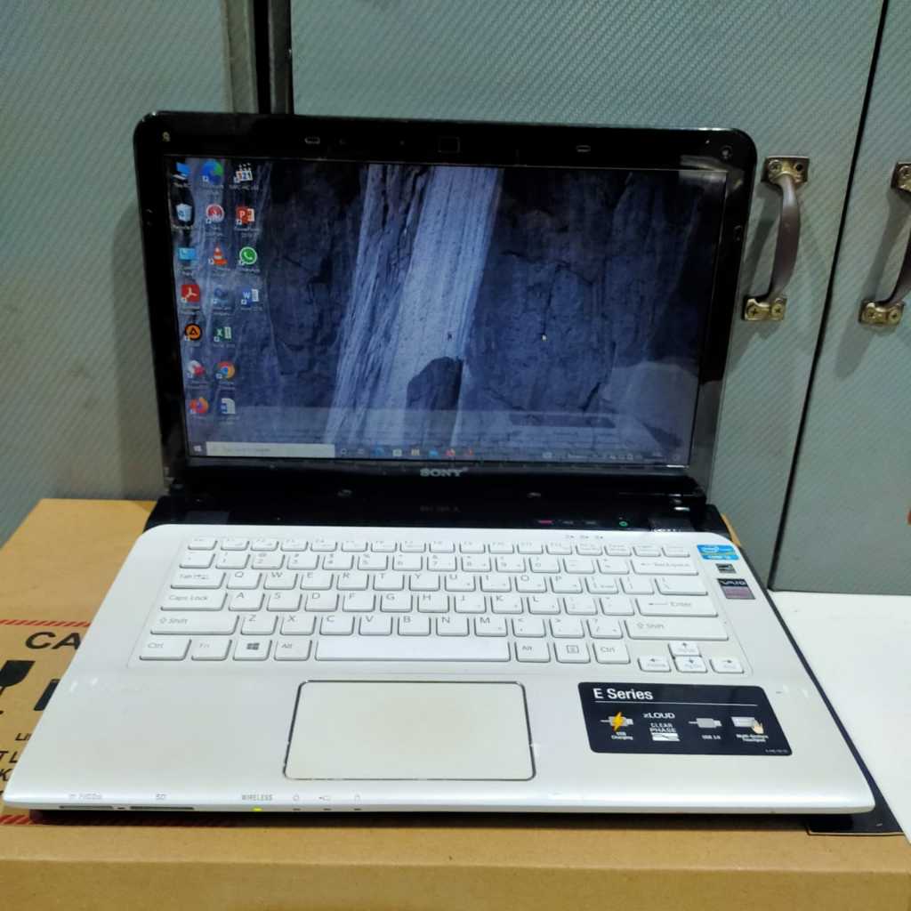 Sony Vaio SVE14122CVW Laptop