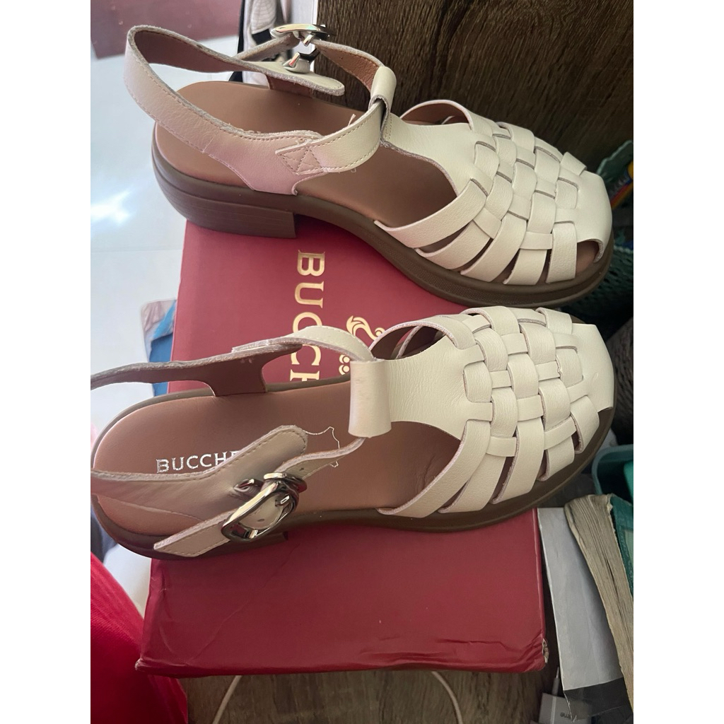 Sandal buccheri