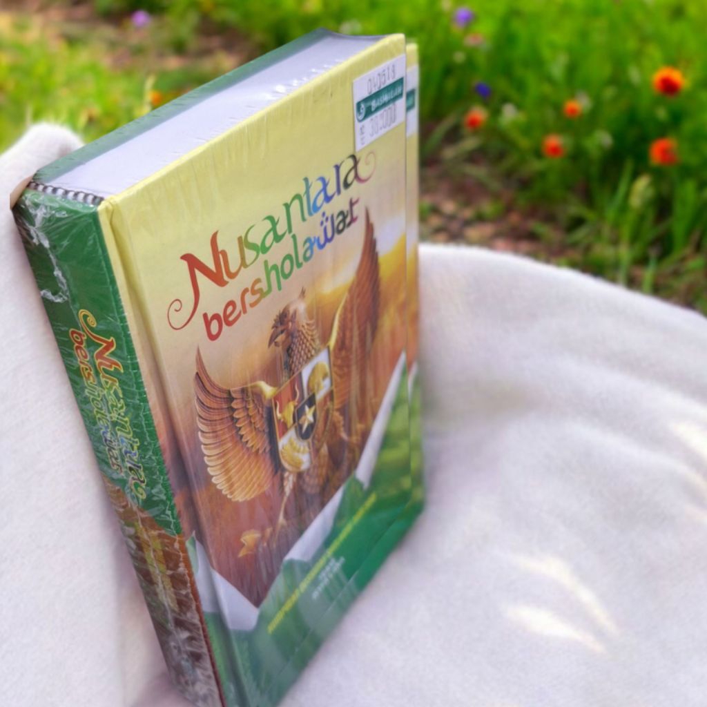 Buku Sholawat Nusantara bersholawat