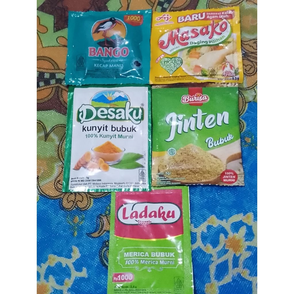 

Kecap Bango+Kunyit Bubuk+Masako+Jinten Bubuk 5 gram+Ladaku Paket 4X (TRB185)