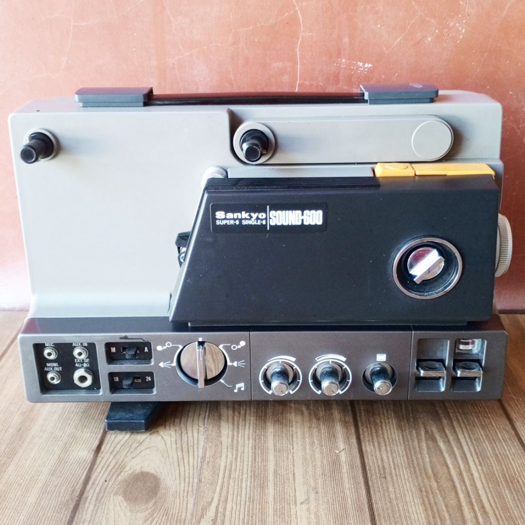 Proyektor kuno antik langka merk Sankyo sound 600 original made in japan