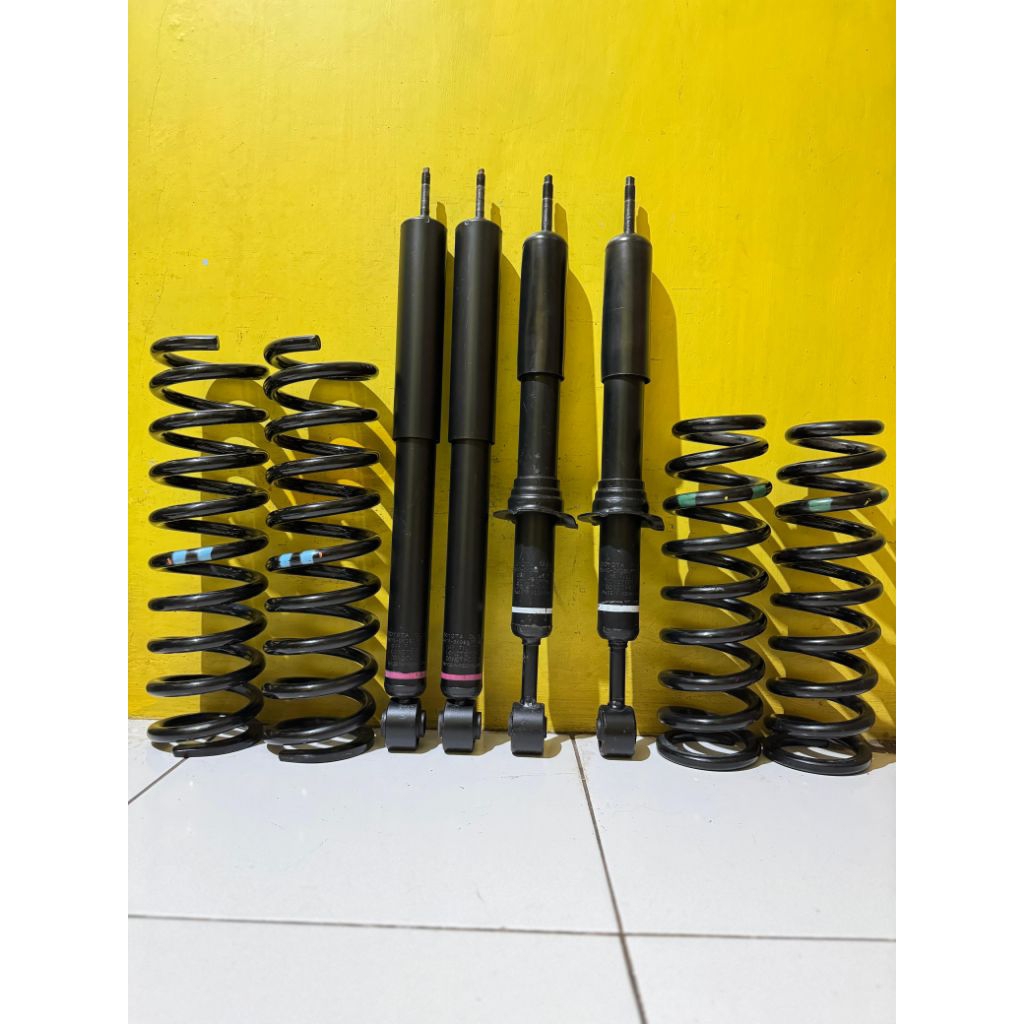 Shock Per Fortuner Vrz GR Depan Belakang Original