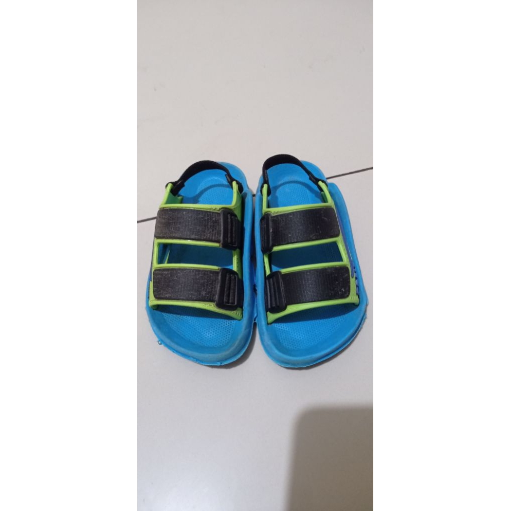 PRELOVED SANDAL KARET ANAK COWOK GANTENG