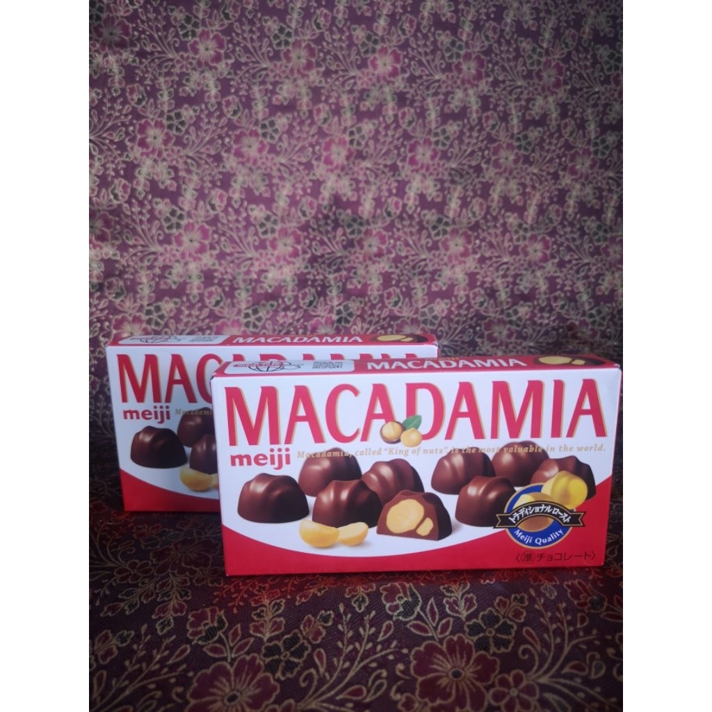 

meiji macadamia coklat