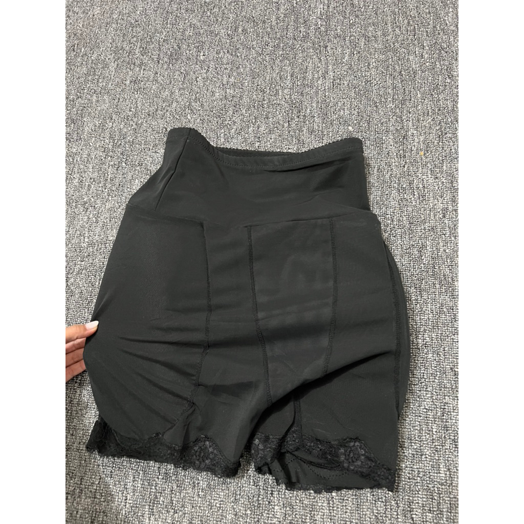 preloved celana busa/pantat palsu masih baru