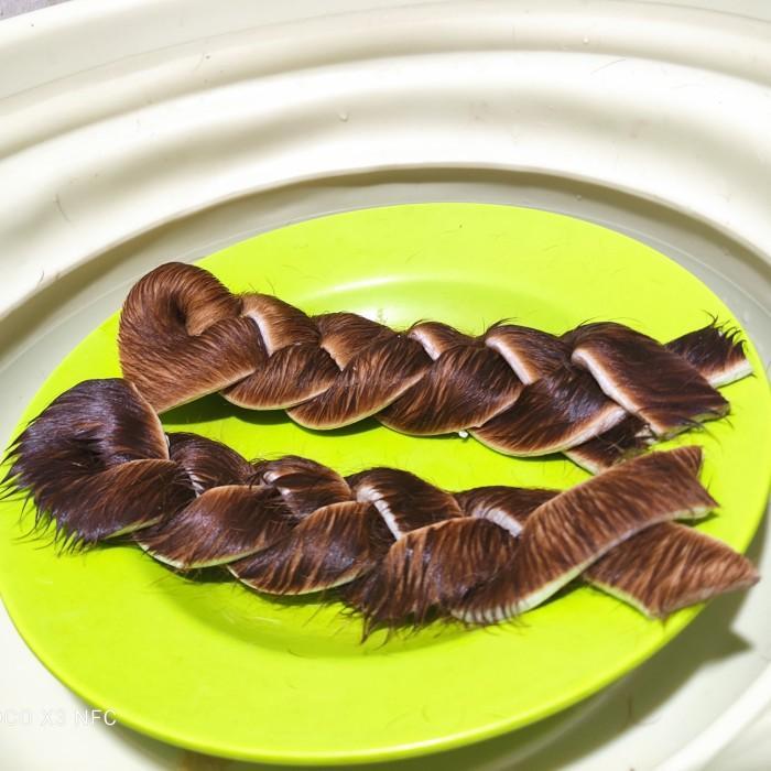 

Kulit sapi kepang dengan bulu 500 gram