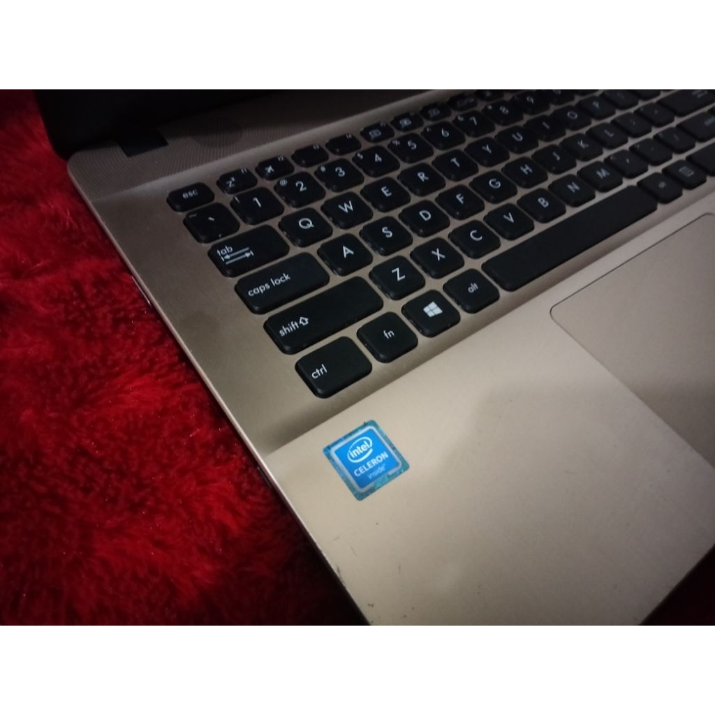 Asus vivobook X441M/intel N4020/RAM4GB DDR4/ssd256gb/14inch siap pake