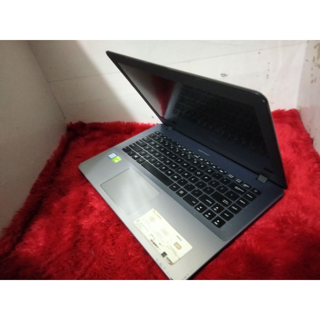 Laptop Asus X442UR/Intel core i5-8250u/RAM 8GB/SSD256gb/VGA Nvidia mx130 dobel VGa mantap