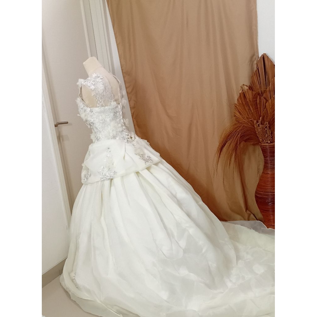 sewa gaun pengantin-sewa wedding dress-sewa baju pengantin