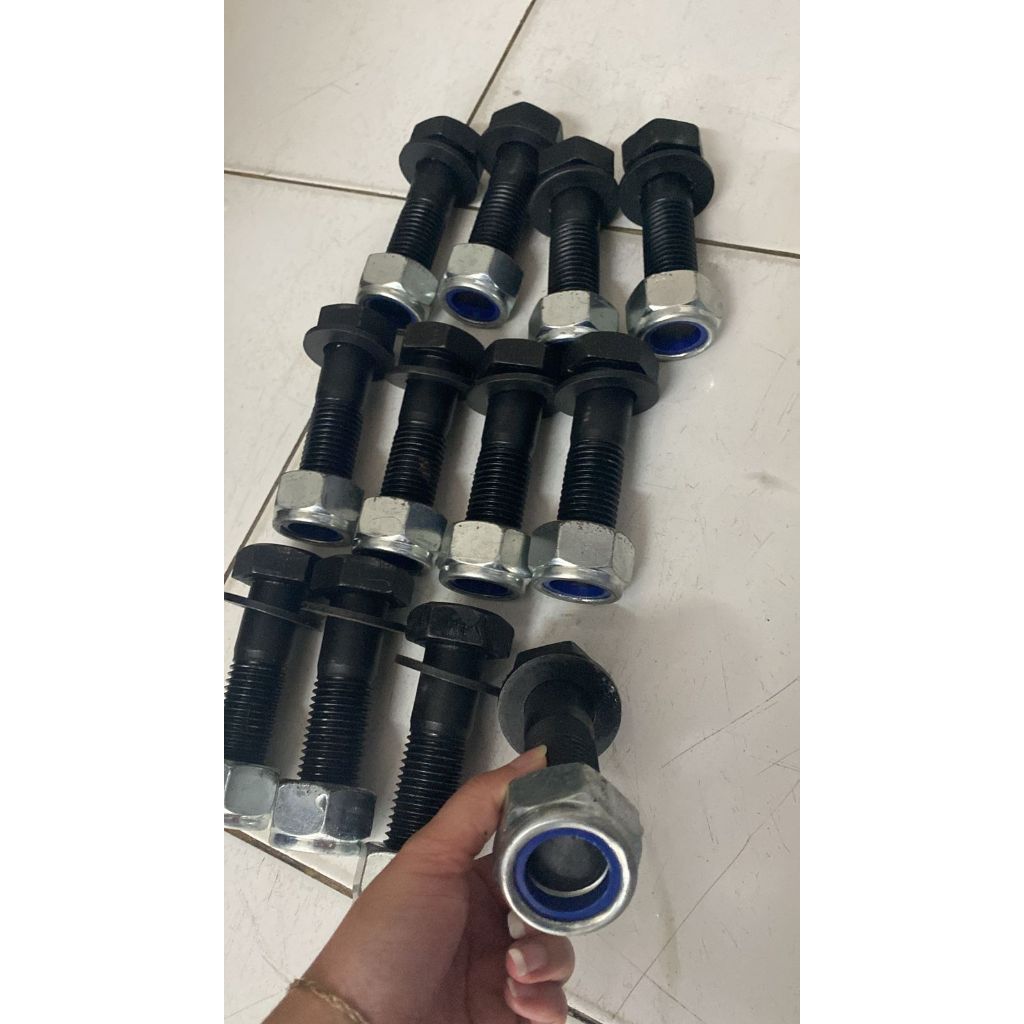 Mounting Cap Bolt SB81 SB121 M30 Sparepart Hydraulic Breaker SB81 SB121