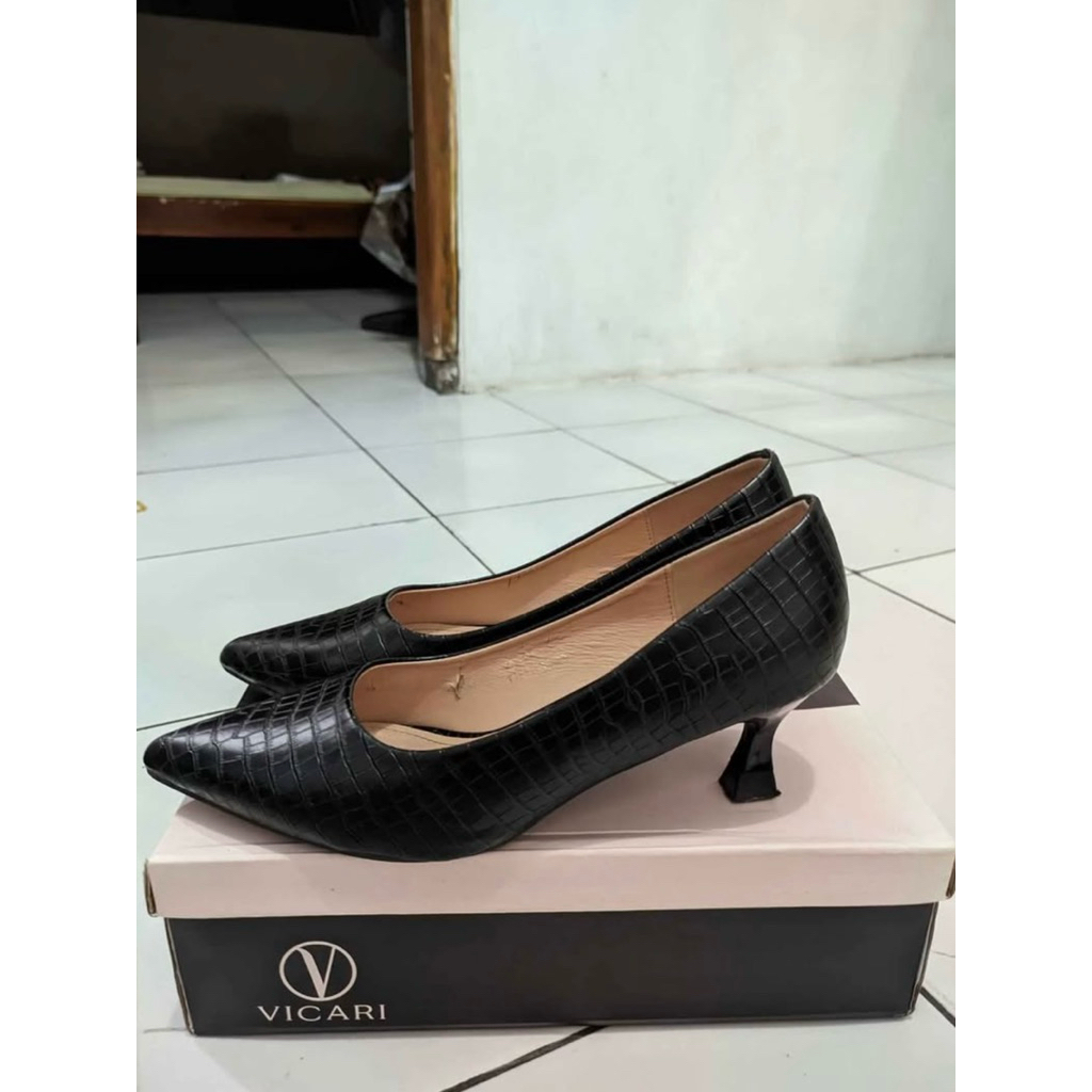 HIGH HEELS VICARI HITAM SIZE 39 | SEPATU HAK TINGGI VICARI | SEPATU KANTOR WANITA