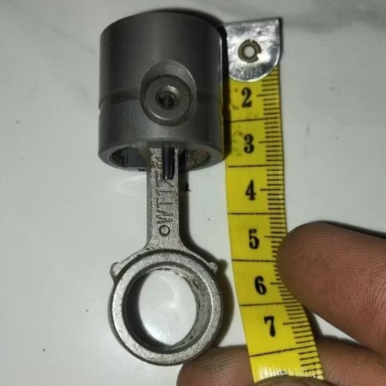 GANTUNGAN KUNCI PISTON ESTETIK BEKAS KOMPRESOR KULKAS