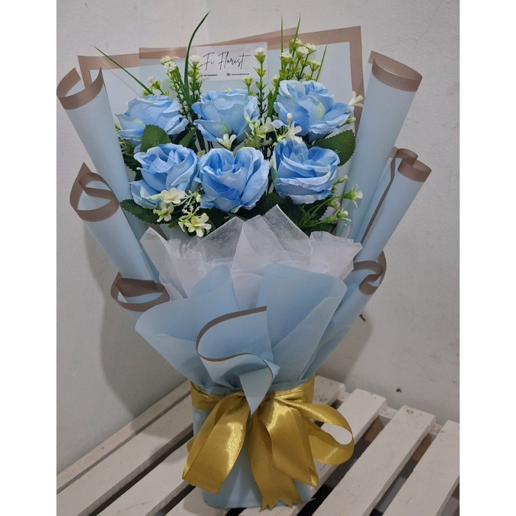 Buket Bunga Mawar Biru