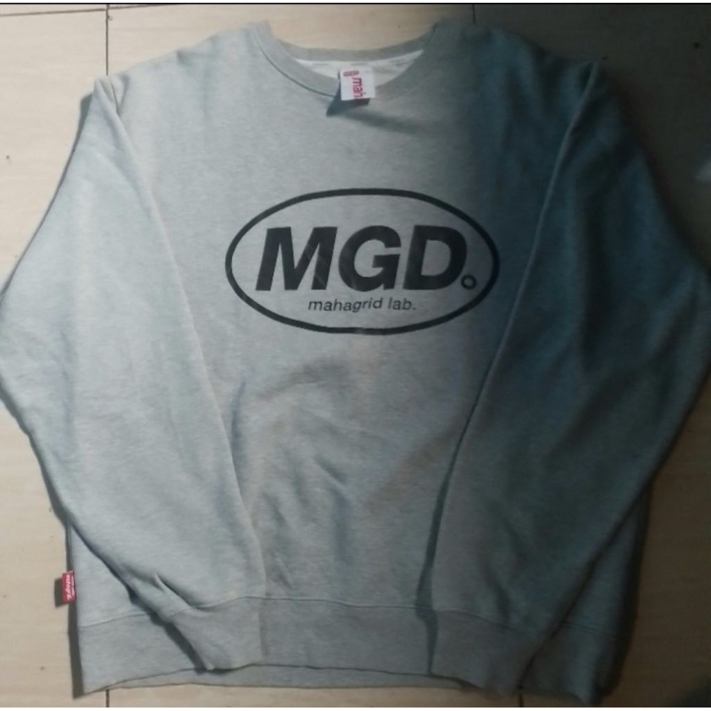 crewneck mahagrid