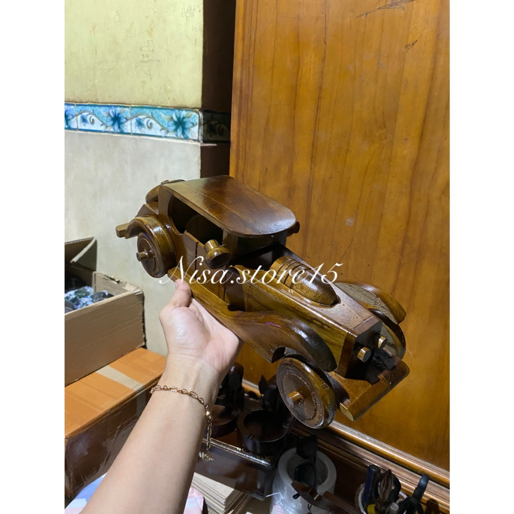 Miniatur mobil Limosin Kayu Jati