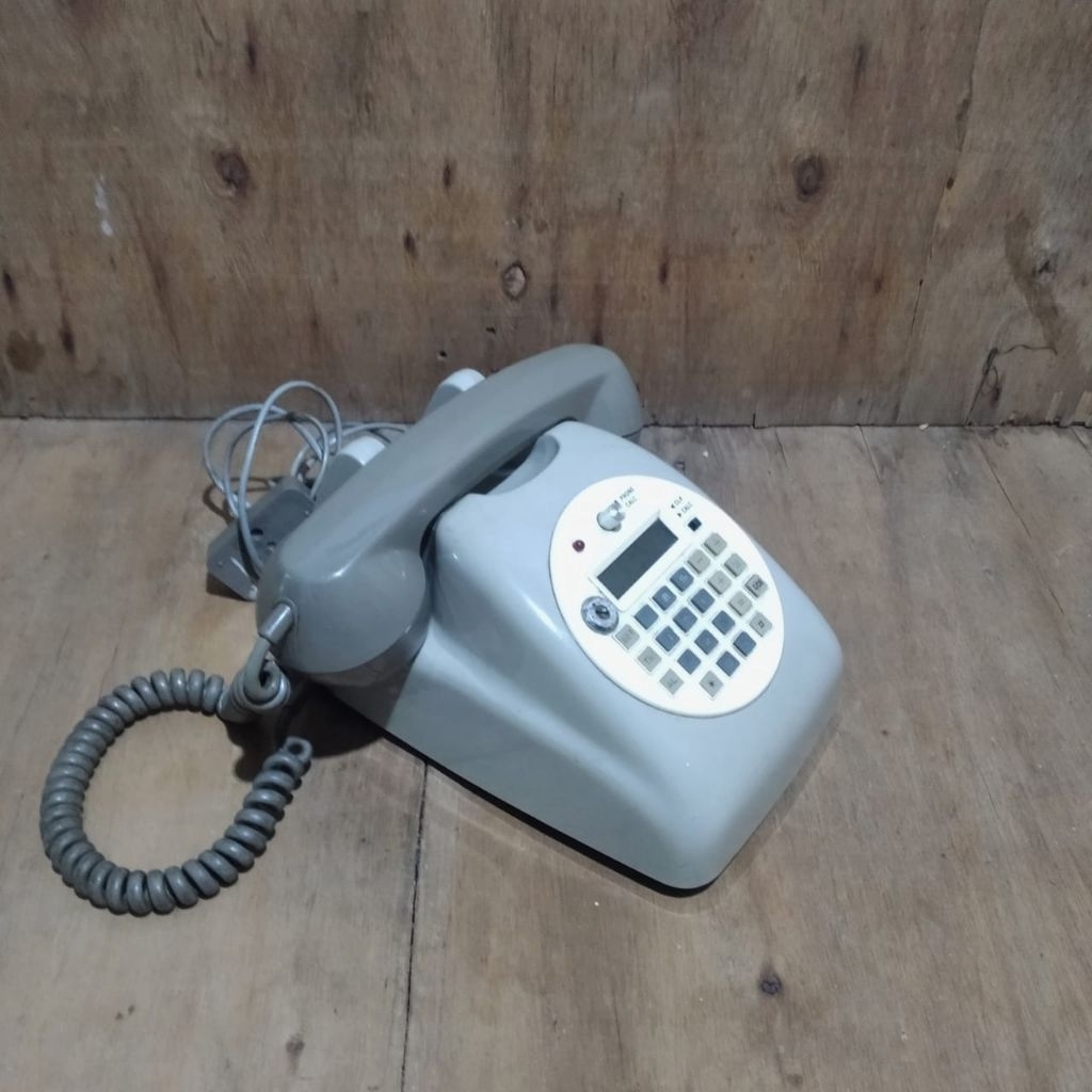 Telepon rumah telepon kabel jadul vintage antik lawas kuno