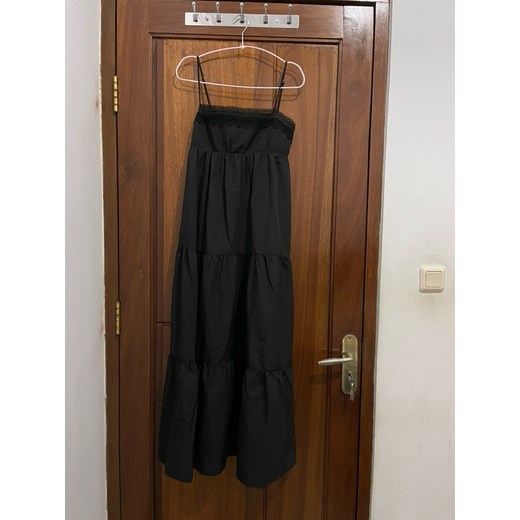 BOHEMIAN DRESS ZARA BLACK FULL FURING LIKE NEW