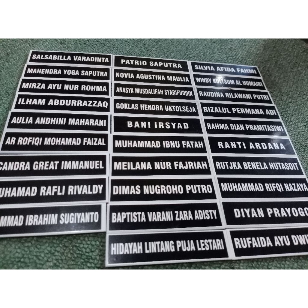 

Nama Dada / Name Tag / Label Nama / Papan Nama Plastik Custom – Bisa Tulis Nama Sesuai Pesanan