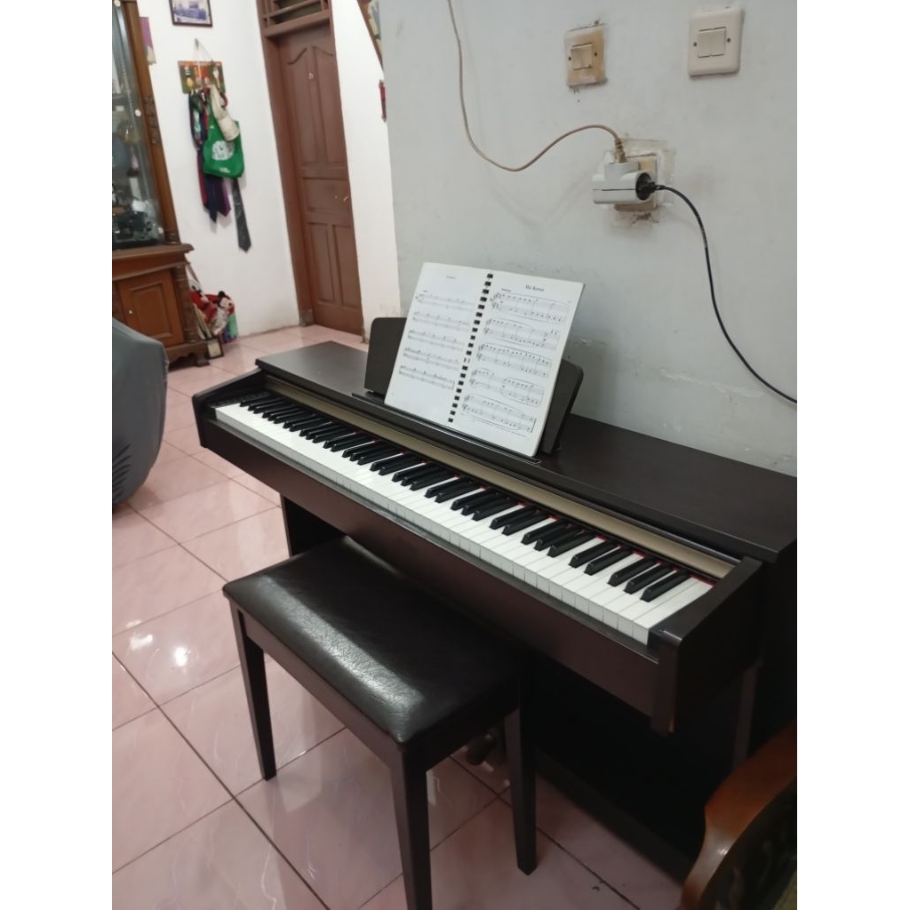 Yamaha Digital Piano CLP 320 / Piano Yamaha / Clavinova Piano