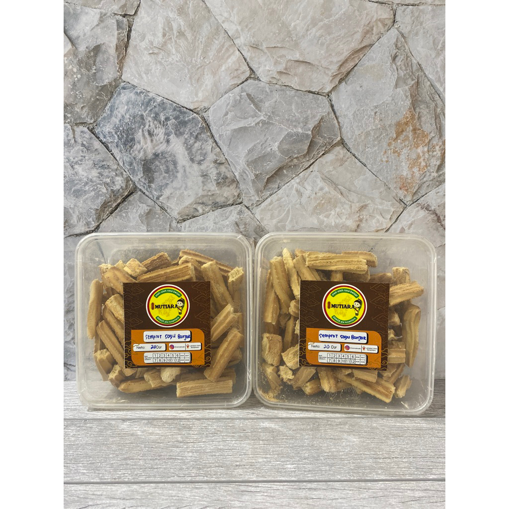 

Kue semprot sagu banjar